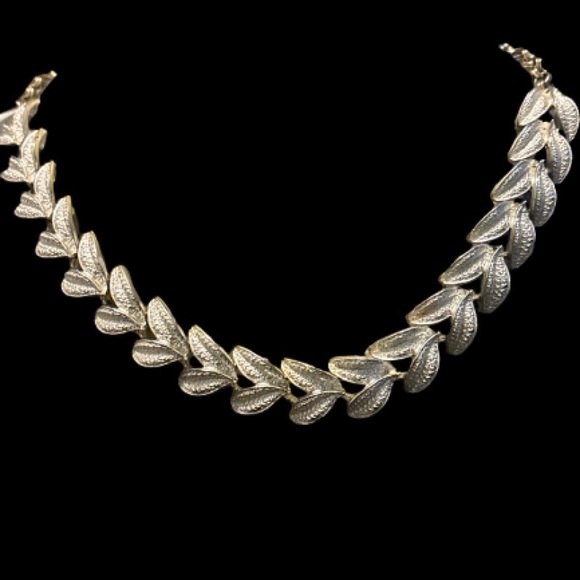 Vintage 1960’s Demi Parure Necklace and Earrings - Picture 8 of 12